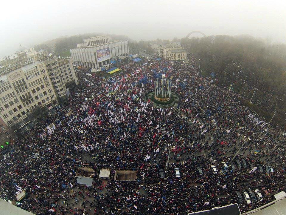 Щоб завжди пам'ятати: 60 вражаючих фото з Майдану
