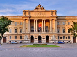 Франковий університет проти зведення підземного паркінгу перед вишем