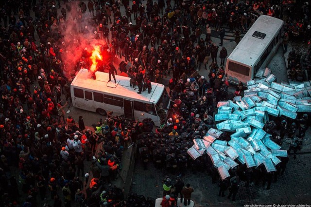 Щоб завжди пам'ятати: 60 вражаючих фото з Майдану