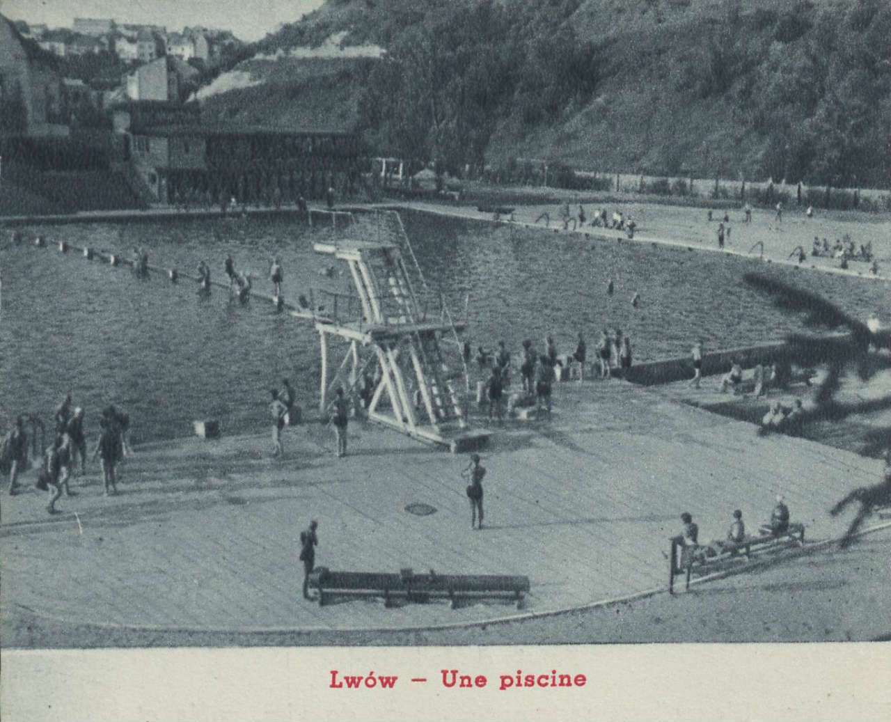 Басейн "Динамо", на місці котрого в 19 ст. виникла одна із перших купалень "Залізна Вода". Фото 1936 року