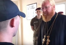 Відео. Вам тут що медом намазано?! Московському попу вказали на двері в Одесі на території військової частини
