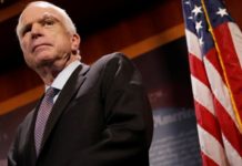 Відійшов у вічність американський сенатор Джон Маккейн