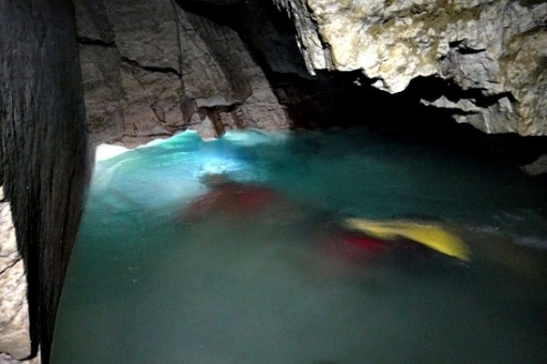 На Тернопільщині відкрили найглибше підземне озеро