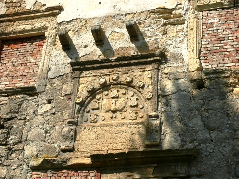 Фрагмент стіни замку фото: Strict