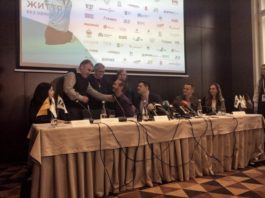 Нехай Бог благословить Україну: Легендарний Нік Вуйчич вперше завітав до Львова