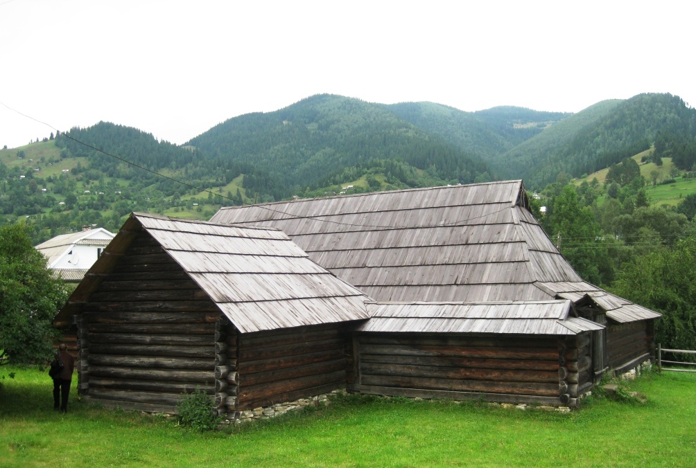 Хата-гражда в Криворівні — місце зйомок фільму "Тіні забутих предків".