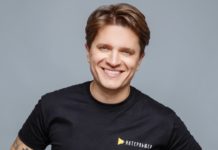 ”Тому і країна в д*пі”: український телеведучий записав гнівне відео