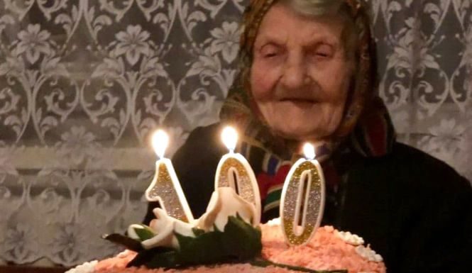 “Ходити влітку босоніж і цінувати те, що маєш”… Секрети довголіття від Ольги Гуменюк з Тернопільщини, яка відсвяткувала 100-річчя