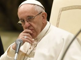 Папа Римський заявив, що Україну поранено «гібридним» конфліктом