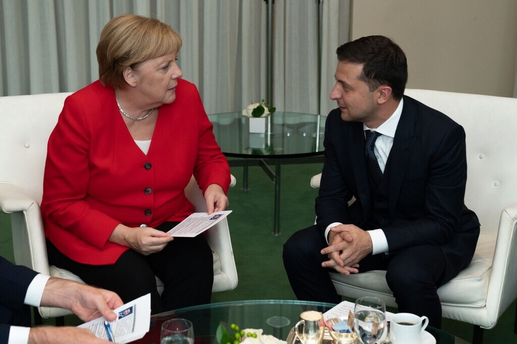Зеленскйі зустрівся з Меркель