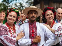 Гопак у тропіках: як живе маленька Україна за океаном?