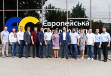 Зеленський втратив, Порошенко виріс – опублікували свіжі рейтинги партій