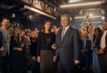 “Ми разом боронимо наші цінності – і мову, і віру, і армію” – Петро Порошенко привітав українців з Новим роком "Ми разом боронимо наші цінності - і мову, і віру, і армію" - Петро Порошенко привітав українців з Новим роком