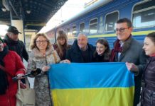 Незаконно засуджений окупантами кримський журналіст Семена приїхав до Києва (фото)