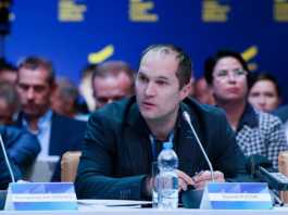 «Це, м‘яко кажучи, шок…Такі покупки в розпал епідемії і економічної кризи» – Бутусов про нове авто глави ОП Єрмака