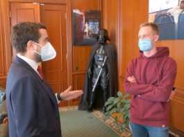 У Зеленського пояснили, як маски з “Мрії” потрапили в “Епіцентр” Гереги