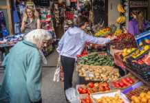 МОЗ дозволило ринкам відновити роботу: озвучені умови