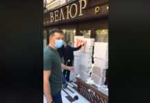 “Кapaнтин так кapaнтин”: ексдепутат Ляшко замурував вхід до ресторану Тищенка