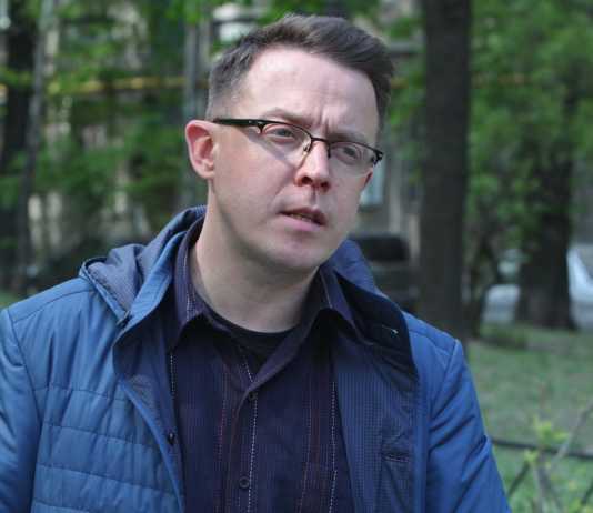 “Мені показують кадри, як пакують від Європейської Солідарності консервований горошок для коронавірусних xвopиx…” – Дроздов висунув звинувачення Порошенкові