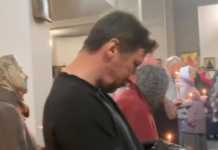 Без масок, рукавичок і дотримання дистанції. У храмі УПЦ МП у Києві провели службу. (відео)