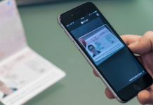 Паспорт у смартфоні визнали офіційним документом