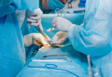 У Кременчуці людей оперував хворий на коронавірус лікар: виник скандал