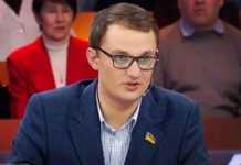 “Слуга народу” після “собачого скандалу” хоче прибрати уроки історії в школі