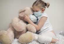 Українські інфекційки забиті дітьми, а влада готує відкриття садків: чим загрожує та як уберегтися від COVID-19