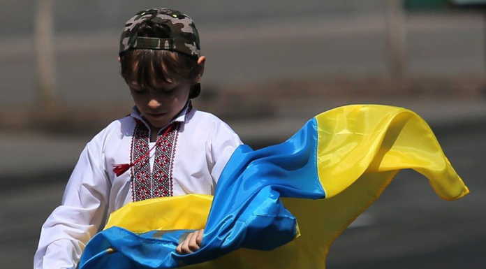 The History of the Ukrainian National Flag (Infographics)