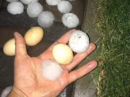 В Україні випав гігантський град, розміром з куряче яйце (фото і відео)