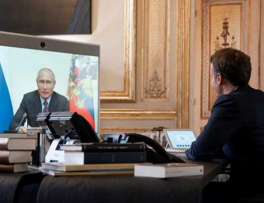 Макрон після розмови з Путіним вирішив відвідати Росію
