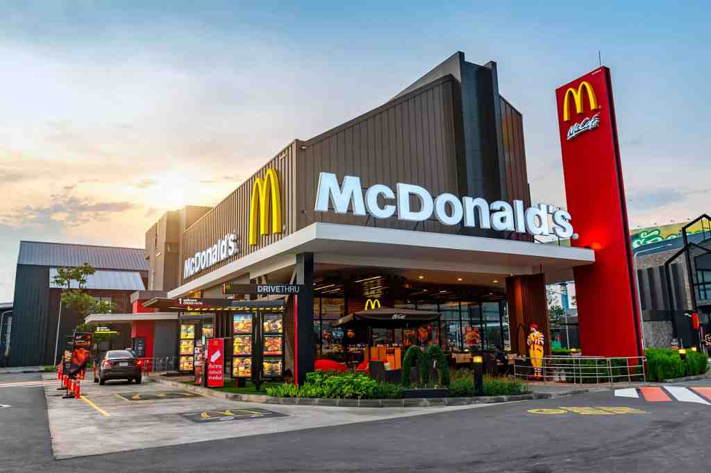 Жизнь после COVID-19: McDonald's тестирует новый формат заведений