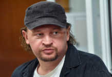 Вибачився і роздав заручникам гроші: ЗМІ розвідали цікаві деталі про терориста у Луцьку (відео)