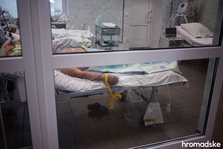 Пацієнти реанімаційного відділення на апаратах штучної вентиляції легень, Харківська обласна інфекційна лікарня, 23 червня 2020 року 