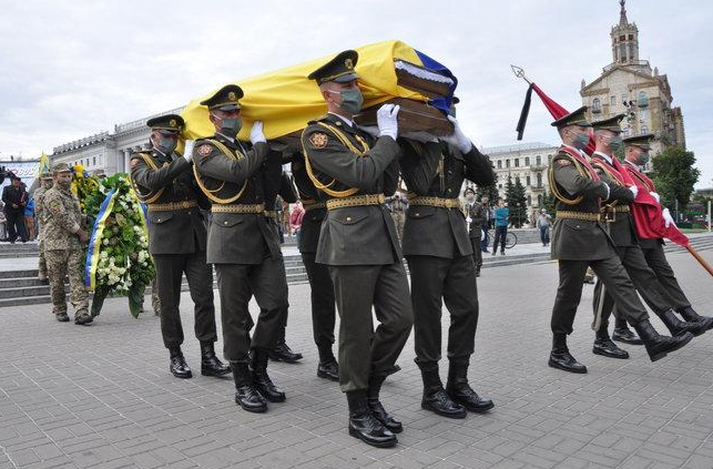 Церемонія прощання на Майдані Незалежності