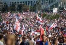 Білоруси “привітали” Лукашенка з ювілеєм 200-тисячним протестом і прокльонами (фото, відео)