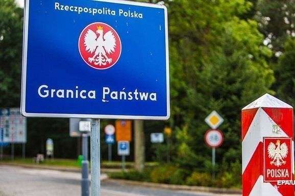 Уряд Польщі готовий допомагати всім, кого виженуть з Білорусі за опозиційну діяльність - Дворчік - Білоруські опозиціонери тікають до Польщі 