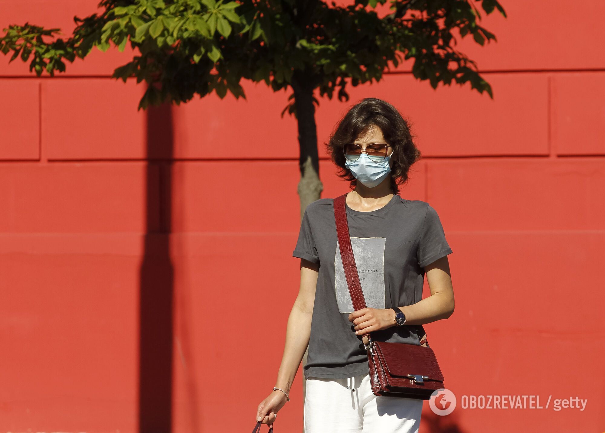 У громадських місцях у Києві варто носити маски й дотримуватися дистанції