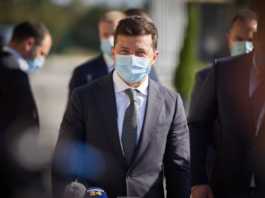 Зеленський в масці до сліз налякав дитину в Одесі (відео)