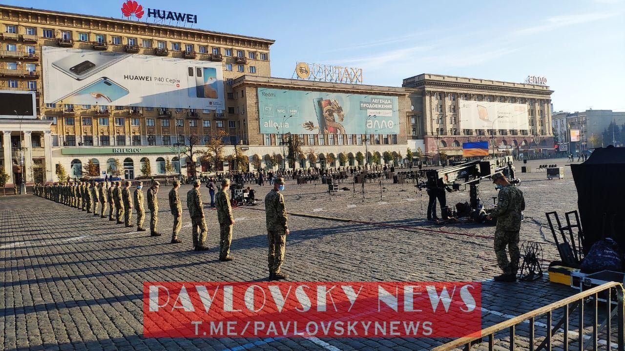 Захисники України почали шикування перед прощанням із загиблими в Ан-26.