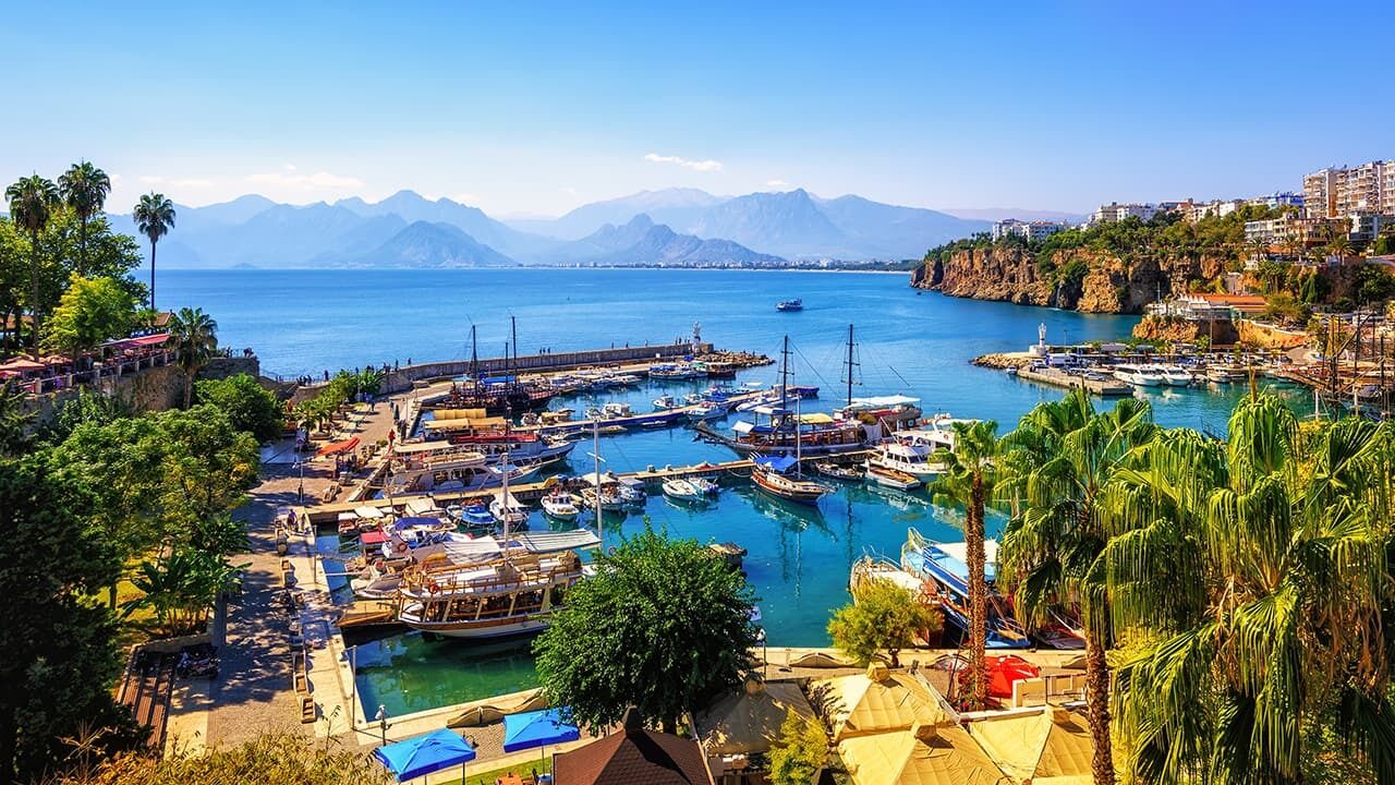 Туроператори рекомендують заздалегідь бронювати готелі в Туреччині для відпочинку влітку.