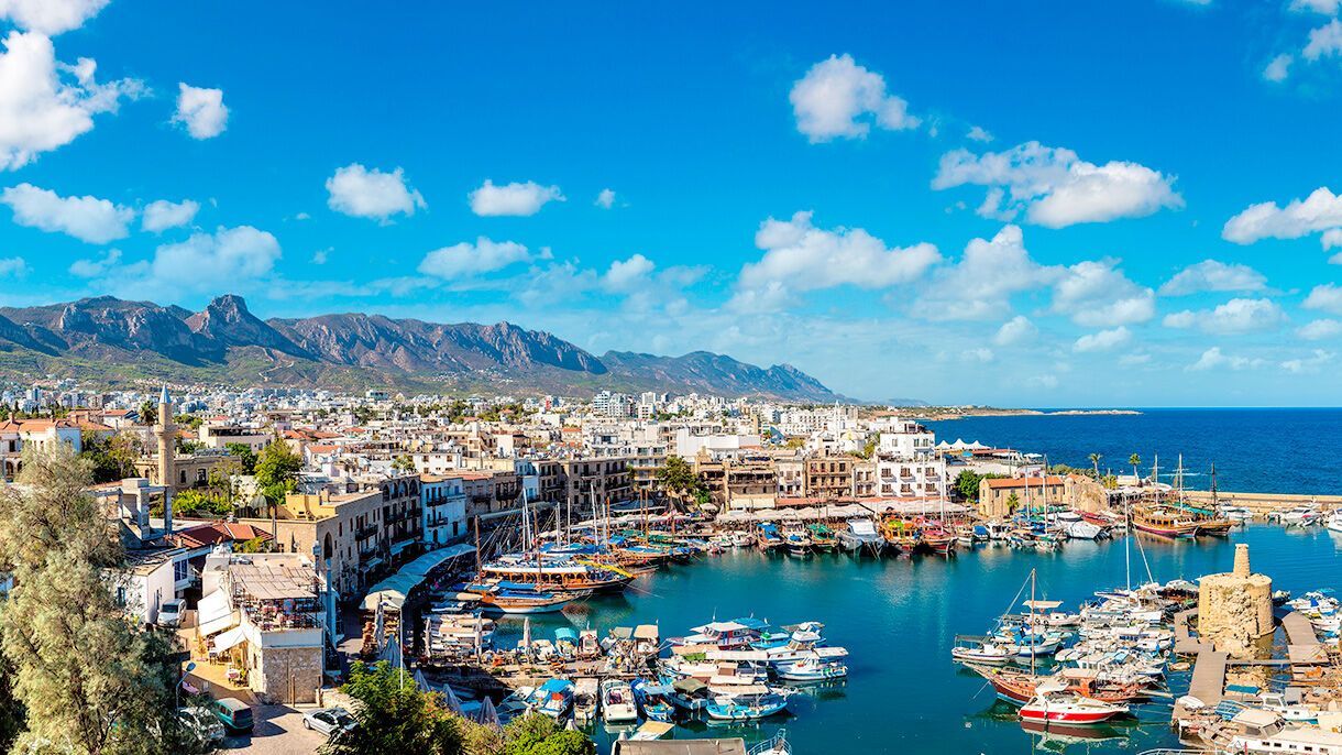 Кіпр приваблює не тільки дешевими путівками, але й сприятливим кліматом.
