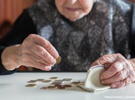 Пенсії в Україні перерахують через кілька днів: кому додадуть 700 грн