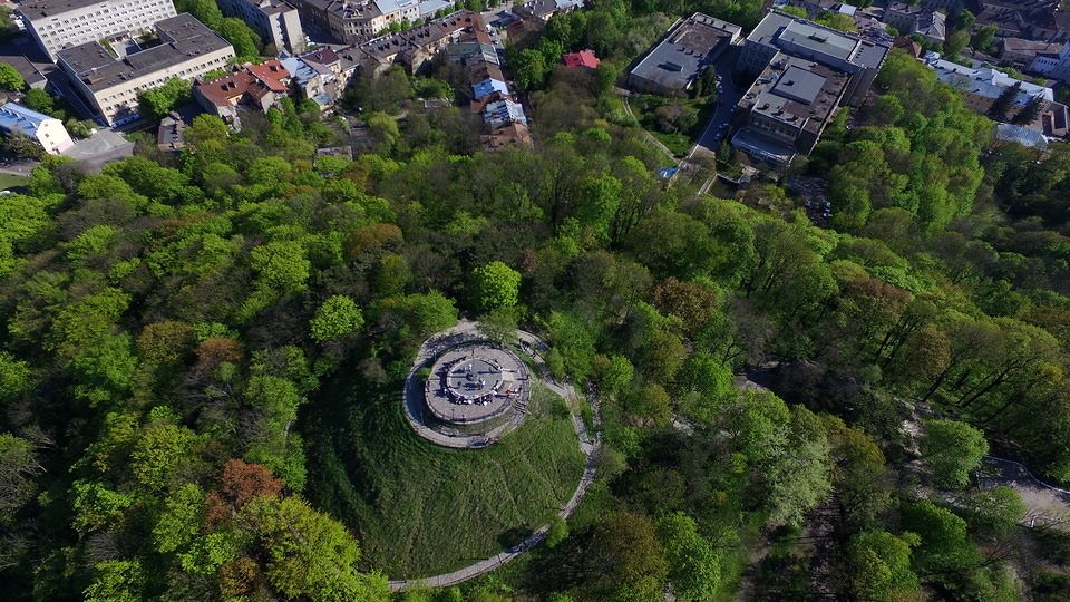 ÐÐ¸ÑÐ¾ÐºÐ¸Ð¹ ÐÐ°Ð¼Ð¾Ðº Â© Aerozyomka Lviv