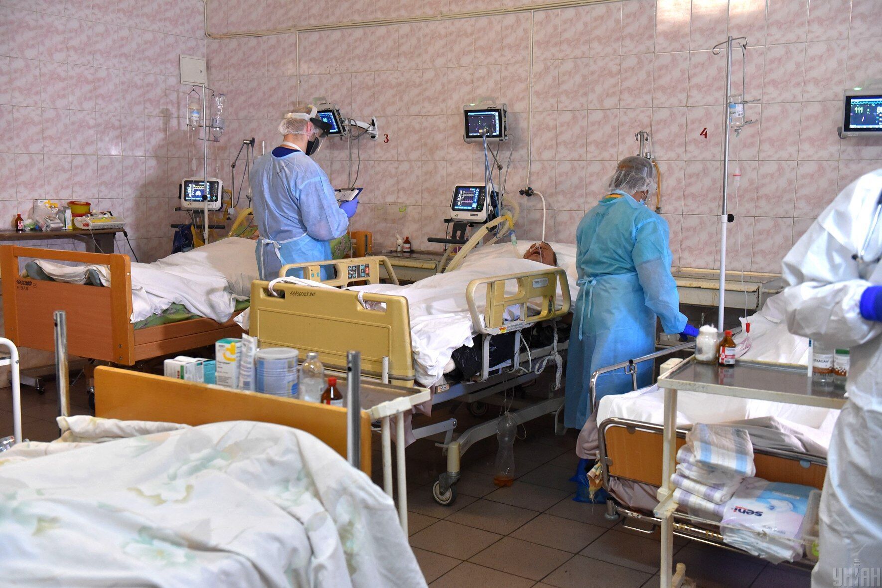 В Україні стрімко зростає кількість госпіталізацій пацієнтів із коронавірусною інфекцією.