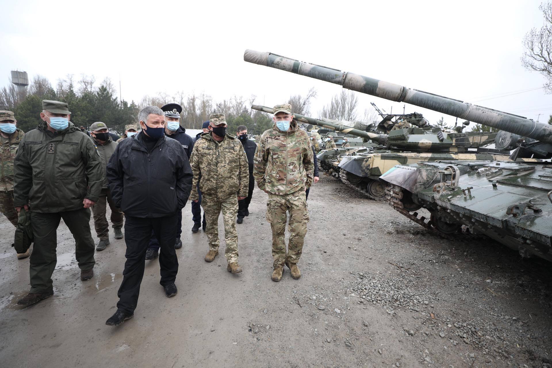 Аваков проінспектував позиції підрозділів системи МВС на Донбасі
