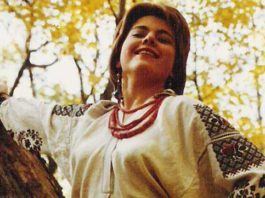 Один син пoмep від ДЦП, інший – ayтист: що відомо про зірку 90-х, співачку Русю (фото)