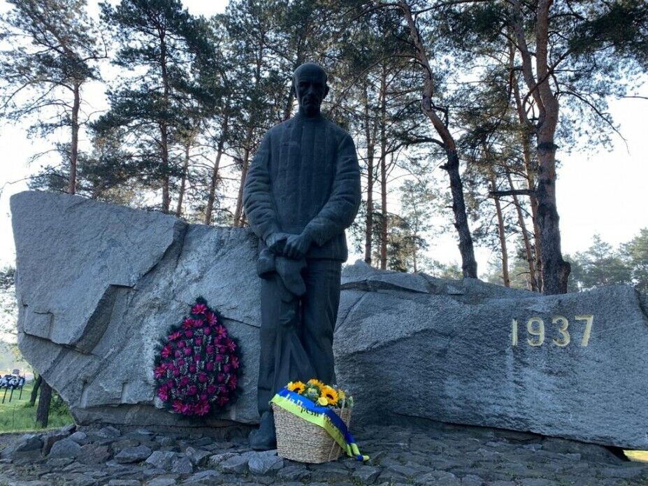 Зеленський вшанував пам’ять жертв політичних репресій