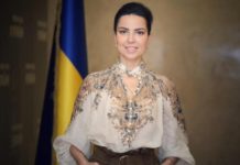 “Слуга” Дмитрієва вигуляла в Раду сумку за три депутатські зарплатні