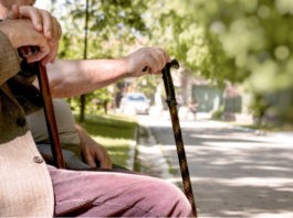 У Кривому Розі подружжя пенсіонерів одночасно наклало на себе руки: подробиці трагедії